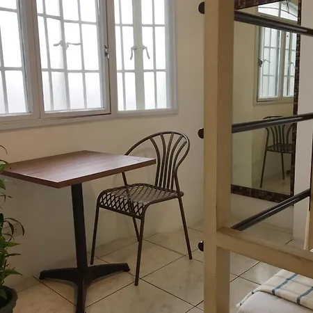 1 River Central Hostel Makati City Room photo
