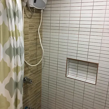 1 River Central Hostel Makati City Room photo