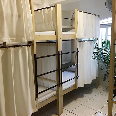 1 River Central Hostel Makati City Room photo