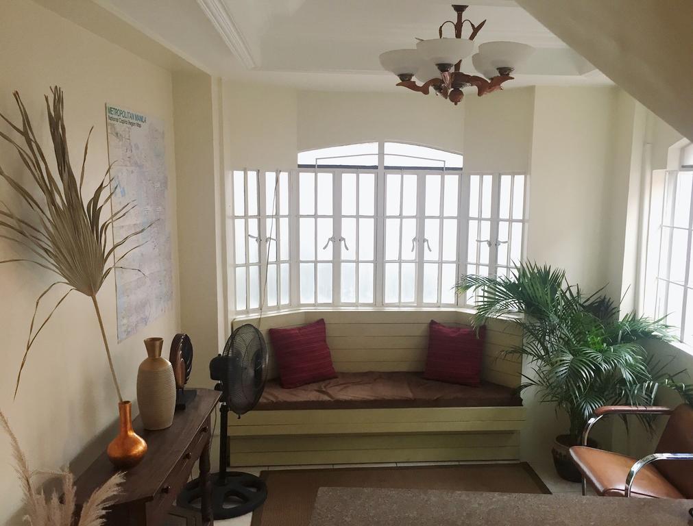 1 River Hostel Makati City