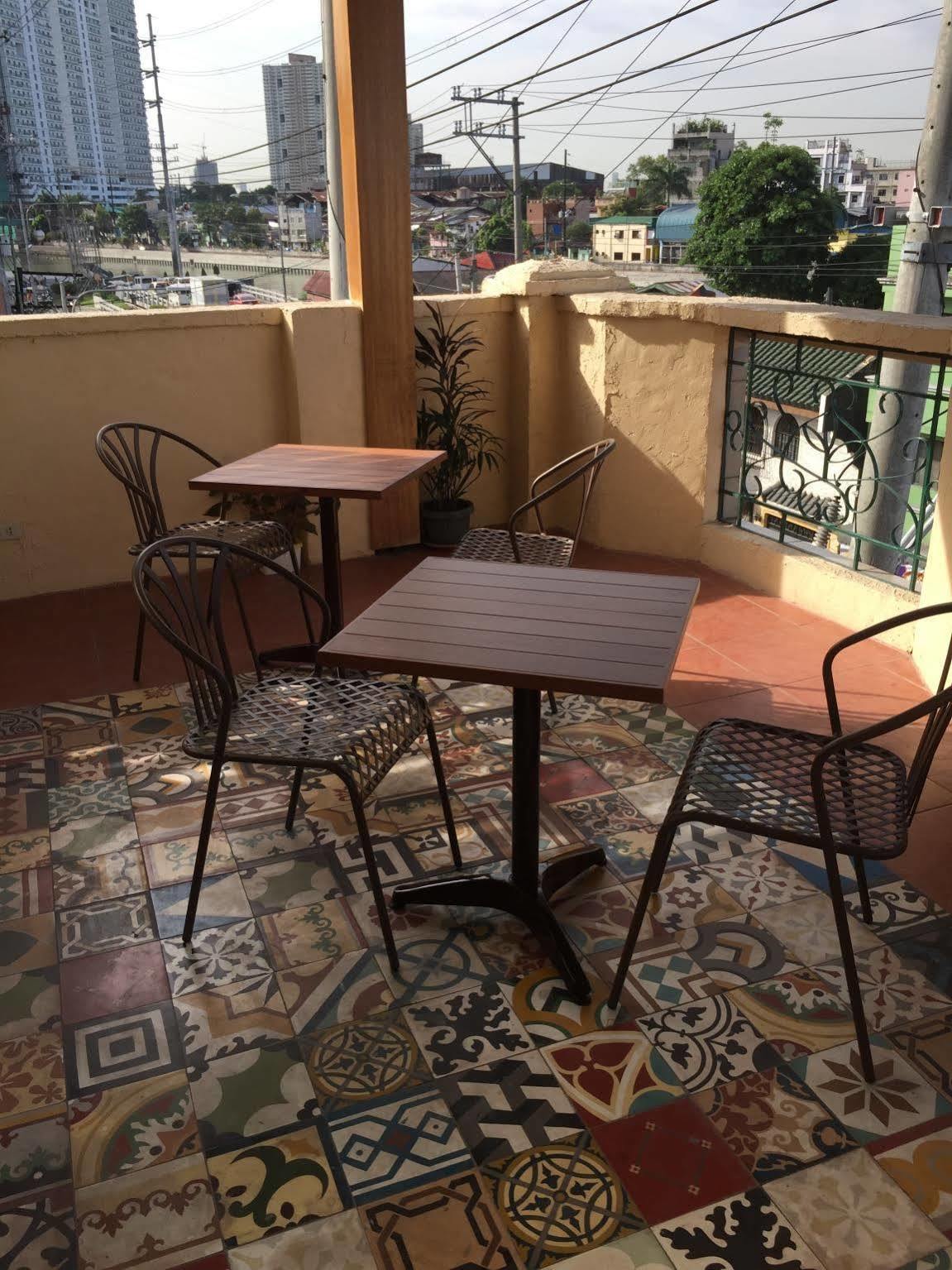 1 River Hostel